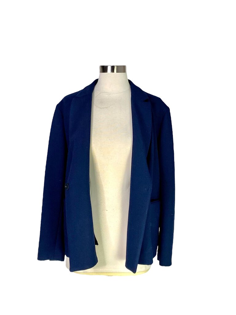 The MSGM Milano Wool Blend Blazer combines sharp tailoring with a modern twist, crafted from a luxurious wool blend for a polished yet comfortable fit. Featuring clean lines, structured shoulders, and a contemporary silhouette, this blazer adds sophistication with a touch of Italian flair, perfect for both professional and casual looks.