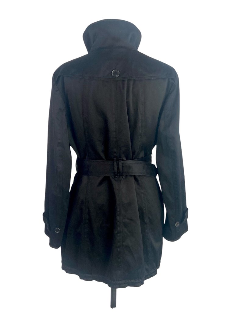 The Burberry Satin Belted Car Coat with Liner is a luxurious and sophisticated outerwear piece, featuring a sleek satin finish and a stylish belt that enhances the silhouette. With its detachable liner, this coat offers versatility for different weather conditions, making it an elegant choice for both casual and formal occasions.