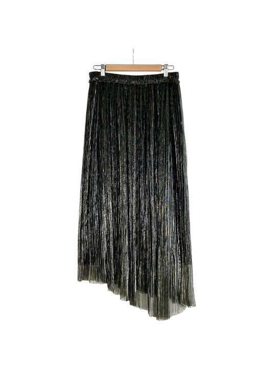 The Isabel Marant Étoile Plisse Maxi Skirt is a flowy and elegant piece, featuring intricate pleating that creates beautiful movement and texture. With its relaxed silhouette and versatile design, this maxi skirt can be styled for both casual and dressy occasions, making it a chic addition to any wardrobe.