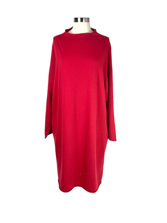 The Labo Art Raw Edge Wool Cocoon Dress is a unique and stylish piece, featuring a cocoon silhouette that drapes elegantly while providing a relaxed fit. Its raw edge details add an artisanal touch, making it a perfect blend of comfort and contemporary design for any casual or semi-formal occasion.