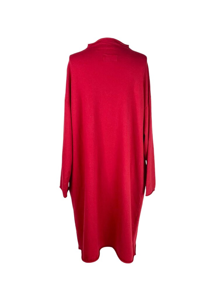 The Labo Art Raw Edge Wool Cocoon Dress is a unique and stylish piece, featuring a cocoon silhouette that drapes elegantly while providing a relaxed fit. Its raw edge details add an artisanal touch, making it a perfect blend of comfort and contemporary design for any casual or semi-formal occasion.