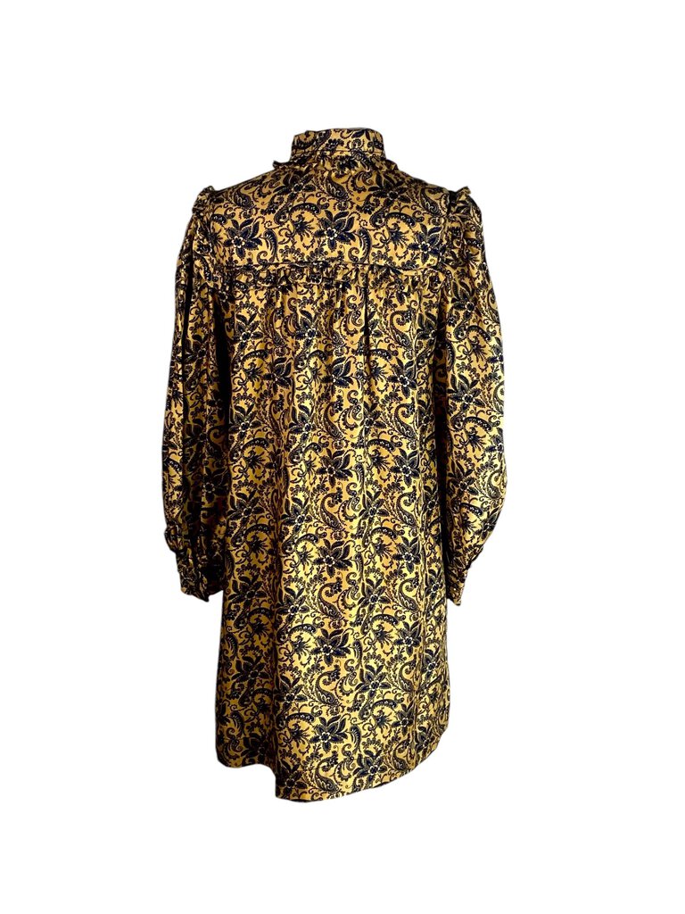 The Sandro Paris Silk Paisley Print Long Sleeve Tunic Dress is a beautifully elegant piece, featuring a vibrant paisley print on luxurious silk for a touch of sophistication. Its long sleeves and relaxed tunic silhouette make it perfect for both casual outings and more polished events, offering effortless style and comfort.