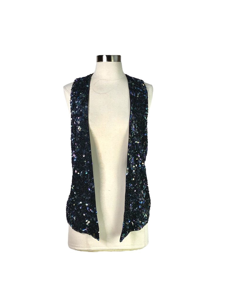 The Gryphon Sequined Vest adds a touch of bold glamour to any outfit, featuring a sleek, tailored fit and an all-over sequin design that catches the light with every movement. This versatile piece can be dressed up for evening events or layered over casual looks for a stylish, statement-making touch.