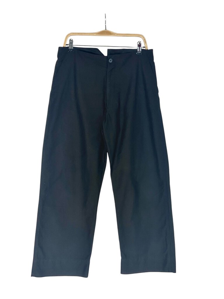 The Caron Callahan Wide Leg Chinos are a modern take on classic trousers, featuring a relaxed fit and chic wide legs that offer both comfort and style. Crafted from high-quality materials, these chinos are versatile enough to dress up or down, making them a staple for any wardrobe.