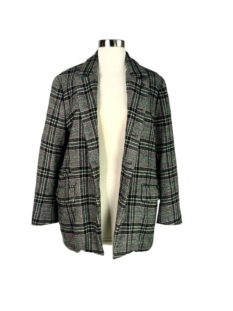 The Ricorrrose Wool Tartan Blazer features a classic tartan pattern in rich, warm hues, offering a stylish and refined take on a traditional design. Crafted from premium wool, it provides both warmth and sophistication, making it an ideal piece for layering over both casual and formal outfits.