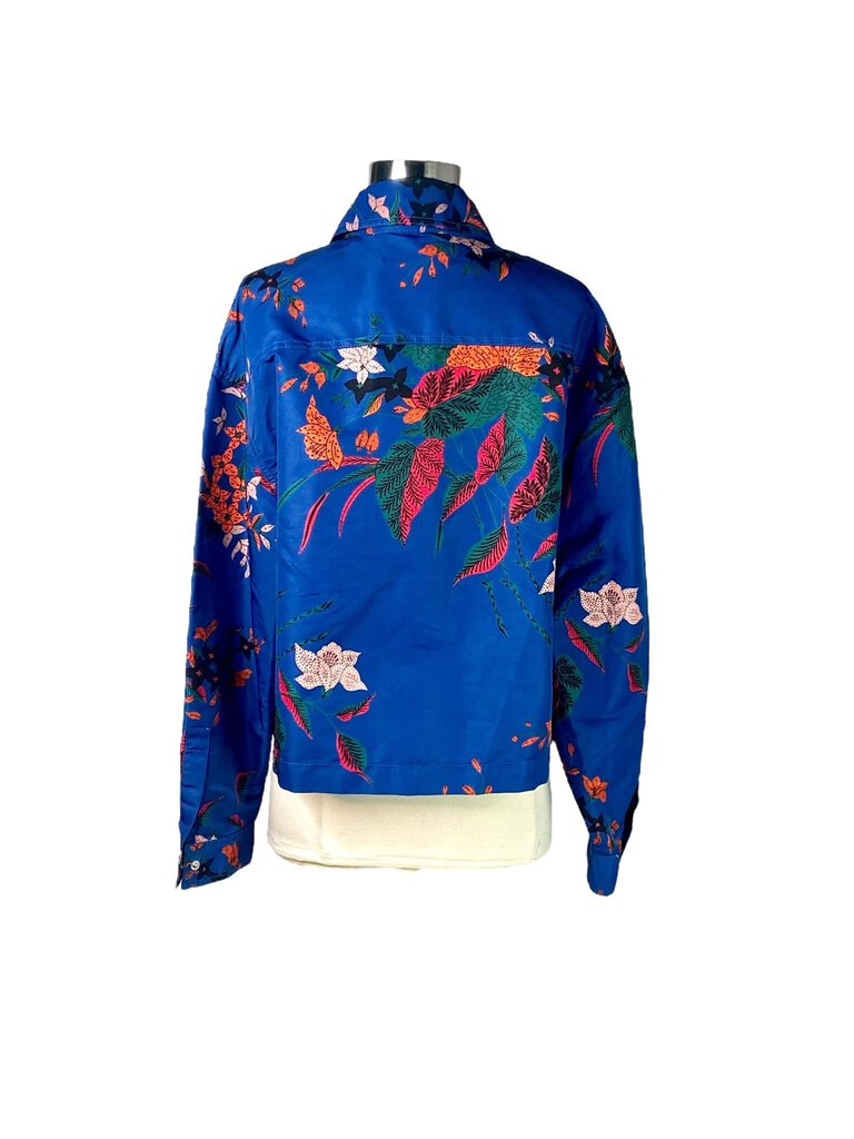 The Diane von Furstenberg Floral Windbreaker Jacket combines sporty functionality with a vibrant, feminine floral print. Lightweight and stylish, it offers protection from the elements while adding a bold, playful touch to any outfit.