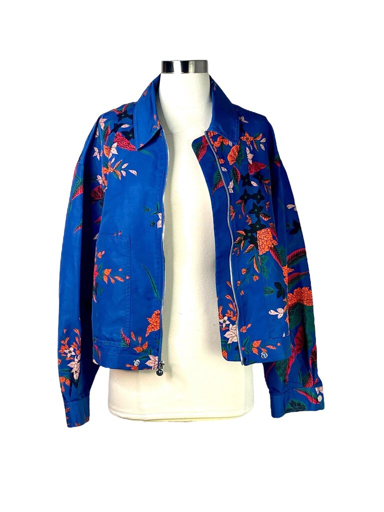 The Diane von Furstenberg Floral Windbreaker Jacket combines sporty functionality with a vibrant, feminine floral print. Lightweight and stylish, it offers protection from the elements while adding a bold, playful touch to any outfit.