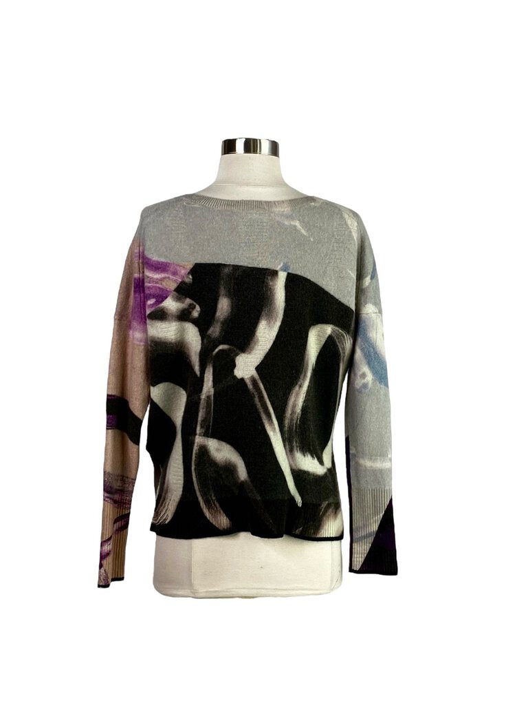 The Paychi Guh Abstract Print Cashmere Sweater combines luxurious softness with a bold, artistic design, featuring an eye-catching abstract print. Crafted from premium cashmere, this sweater offers both comfort and style, making it a standout piece for those seeking a unique, elevated casual look.