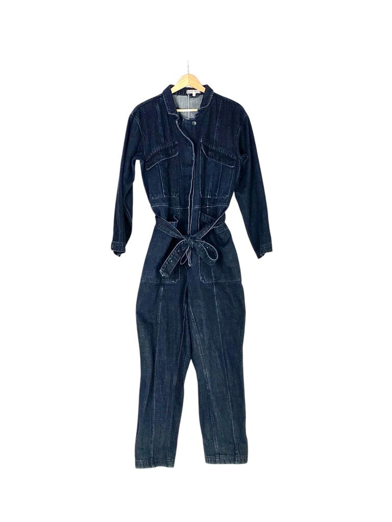 The Alex Mill Belted Denim Coverall Jumpsuit combines utilitarian style with modern sophistication, crafted from durable denim with a relaxed, oversized fit. Featuring a belted waist and functional pockets, this versatile one-piece offers comfort and effortless cool for everyday wear.