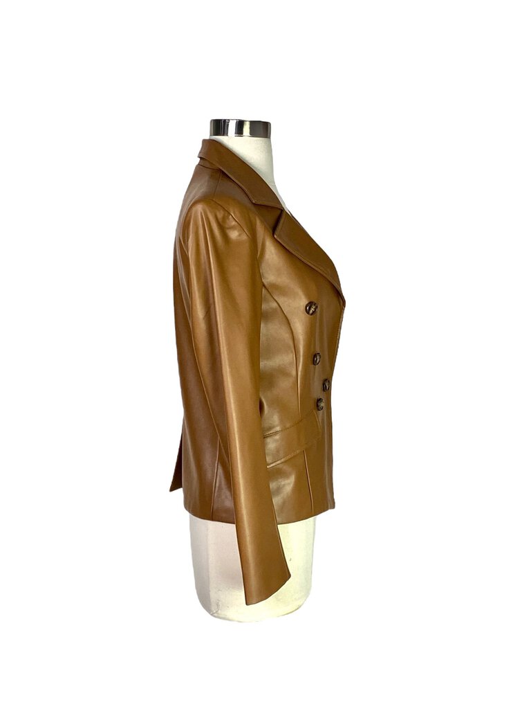 The Evereve Vegan Leather Blazer combines the sharp tailoring of a classic blazer with the edgy appeal of vegan leather, creating a sleek and contemporary look. Its structured fit, clean lines, and versatile design make it a chic alternative to traditional outerwear, perfect for elevating both casual and dressy outfits.