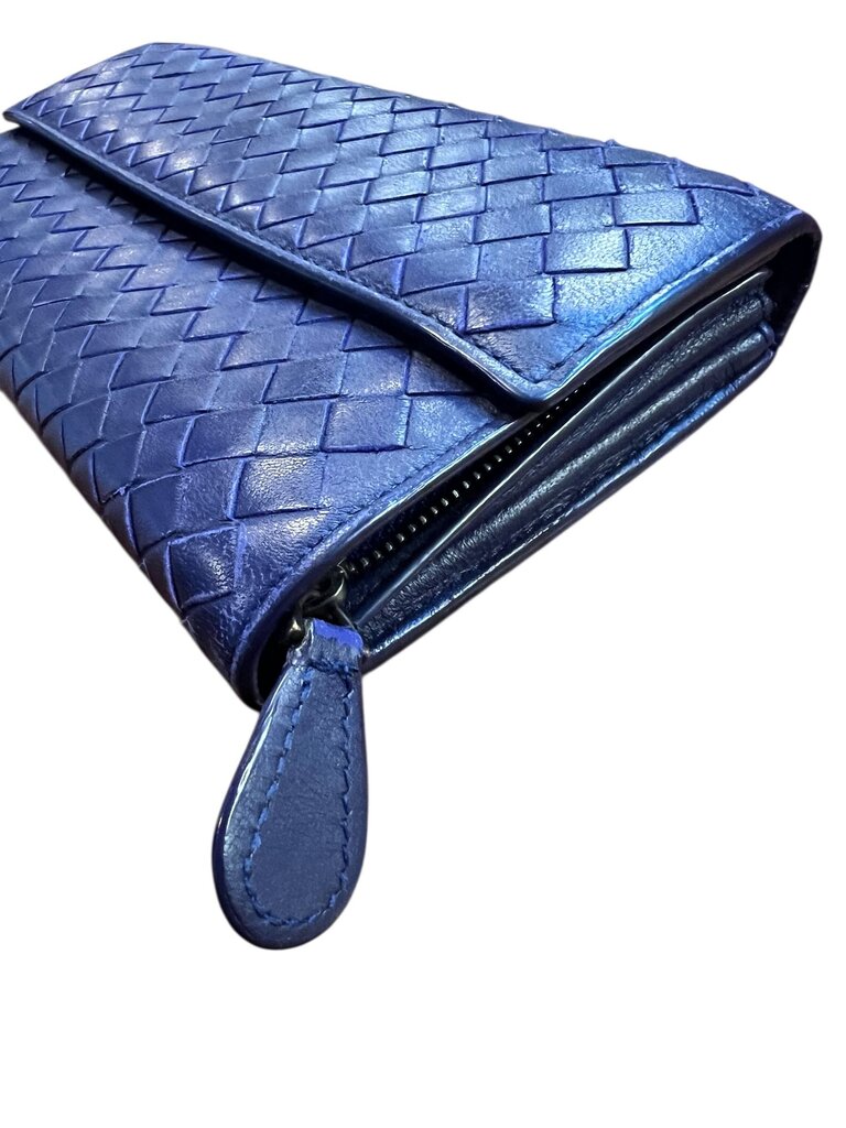 Bottega Veneta Intrecciato Large Flap Wallet W/ Dust Bag, MSRP $1,050