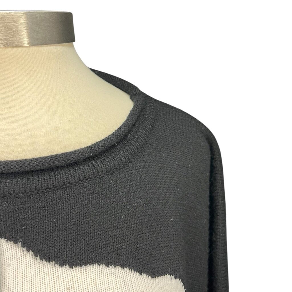 Moyuru Rollneck Abstract Print Sweater