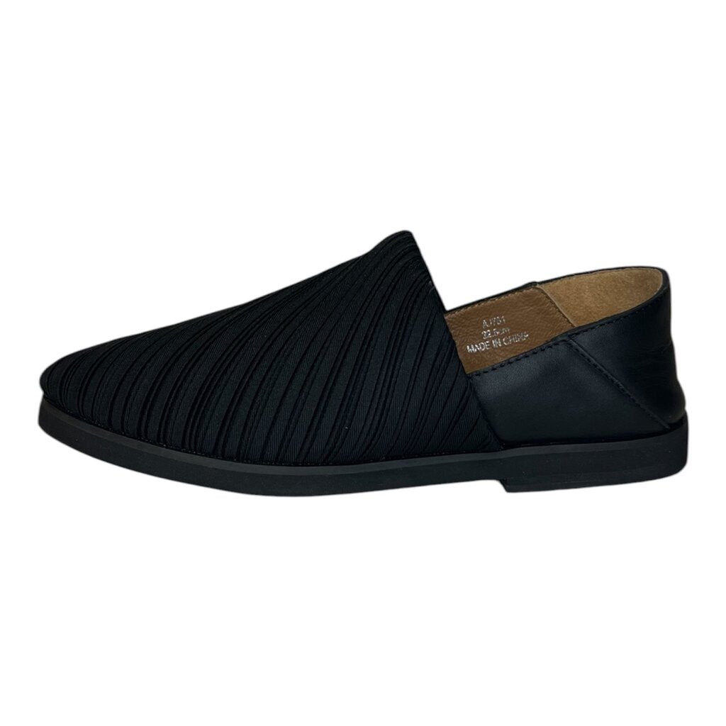 Issey Miyake Pleats Please Flats