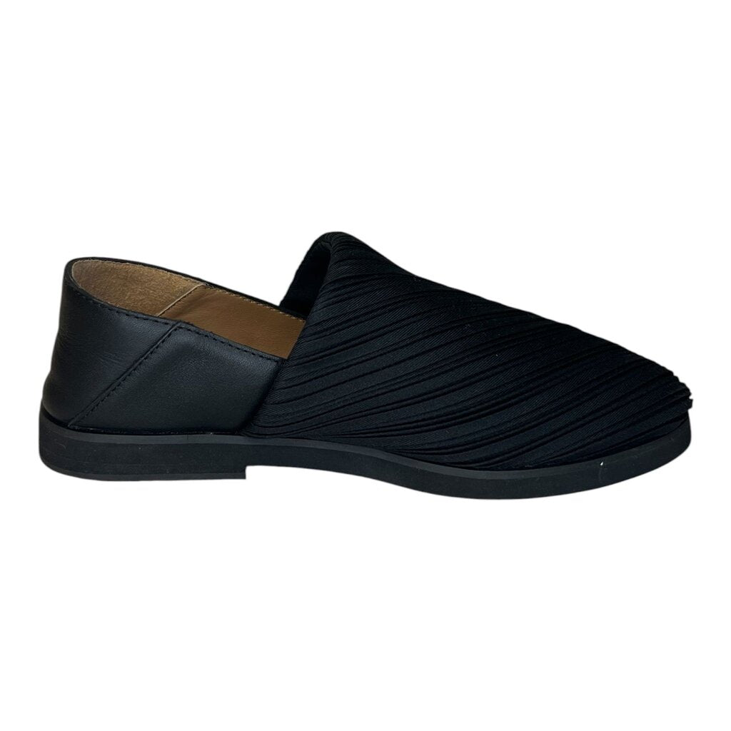 Issey Miyake Pleats Please Flats