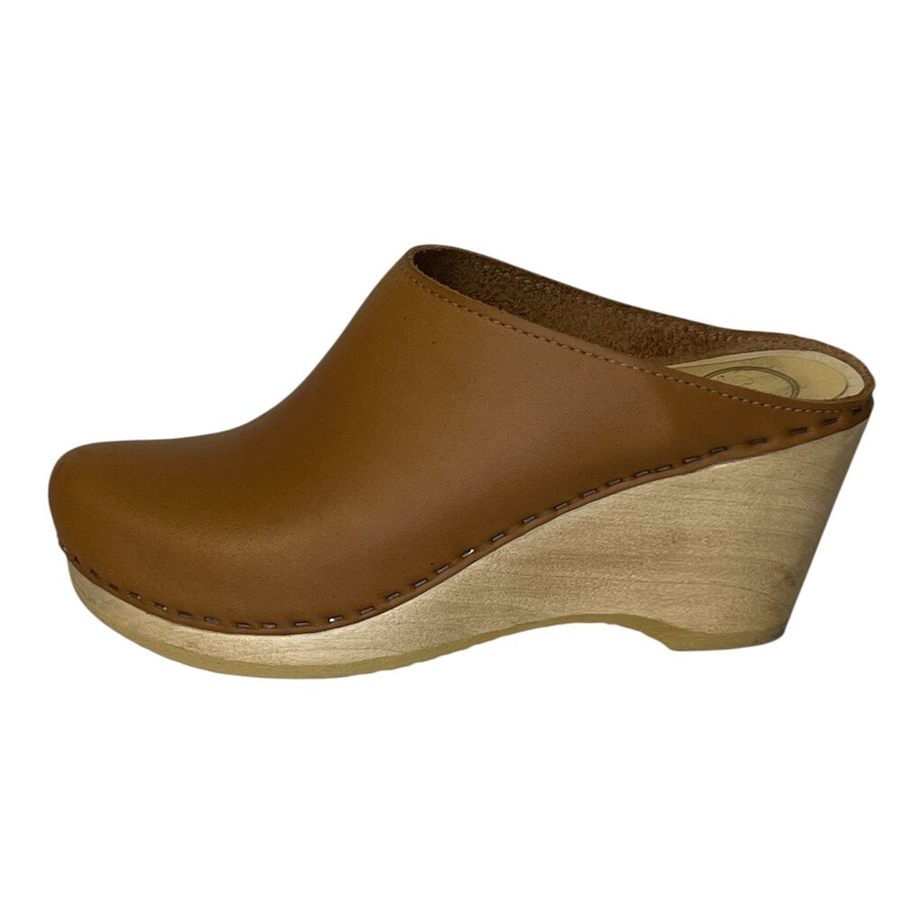 No 6 Store Wedge Heel Clogs