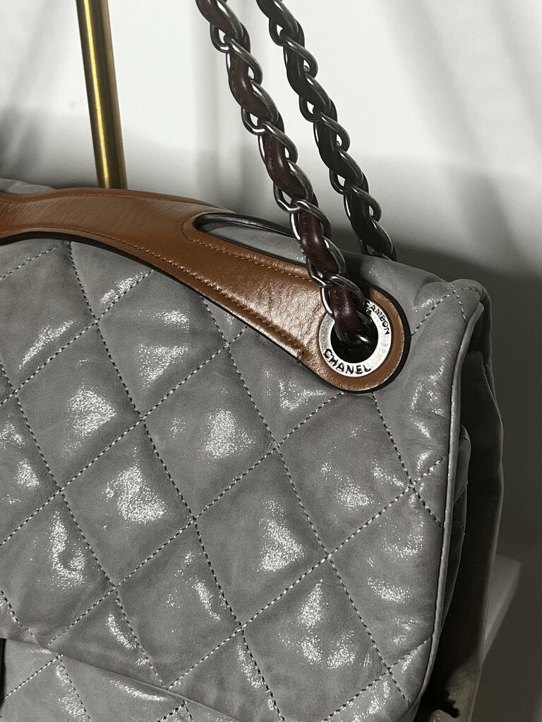 Katybird is a women's consignment boutique in Madrona, Seattle offering authentic Chanel handbags and much more. Chanel Metallic Calfskin Quilted Flap Handbag